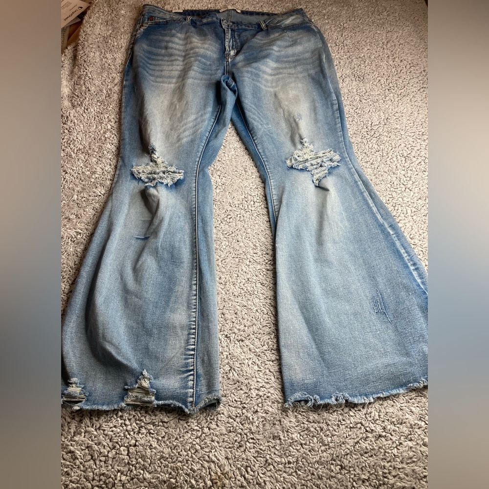ALMOST FAMOUS 20 Bell bottom Flare Distressed Jeans
